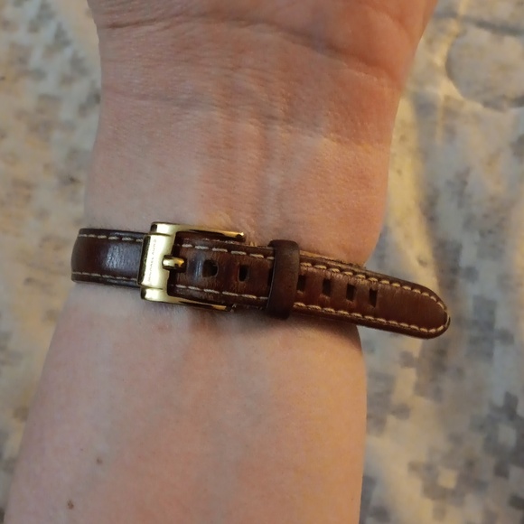 Platinum Edge Watch - Picture 4 of 4